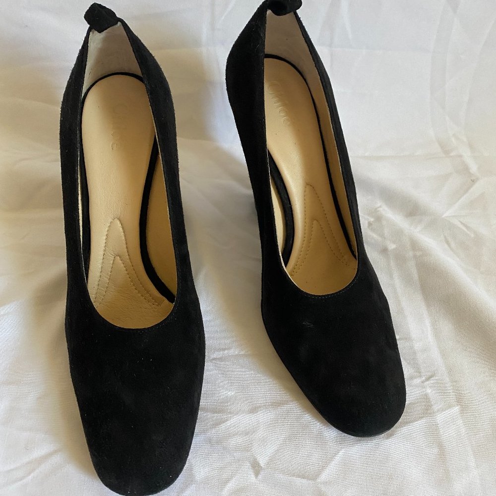 Chloe Black Suede Block Heel Round Toe Pump 38